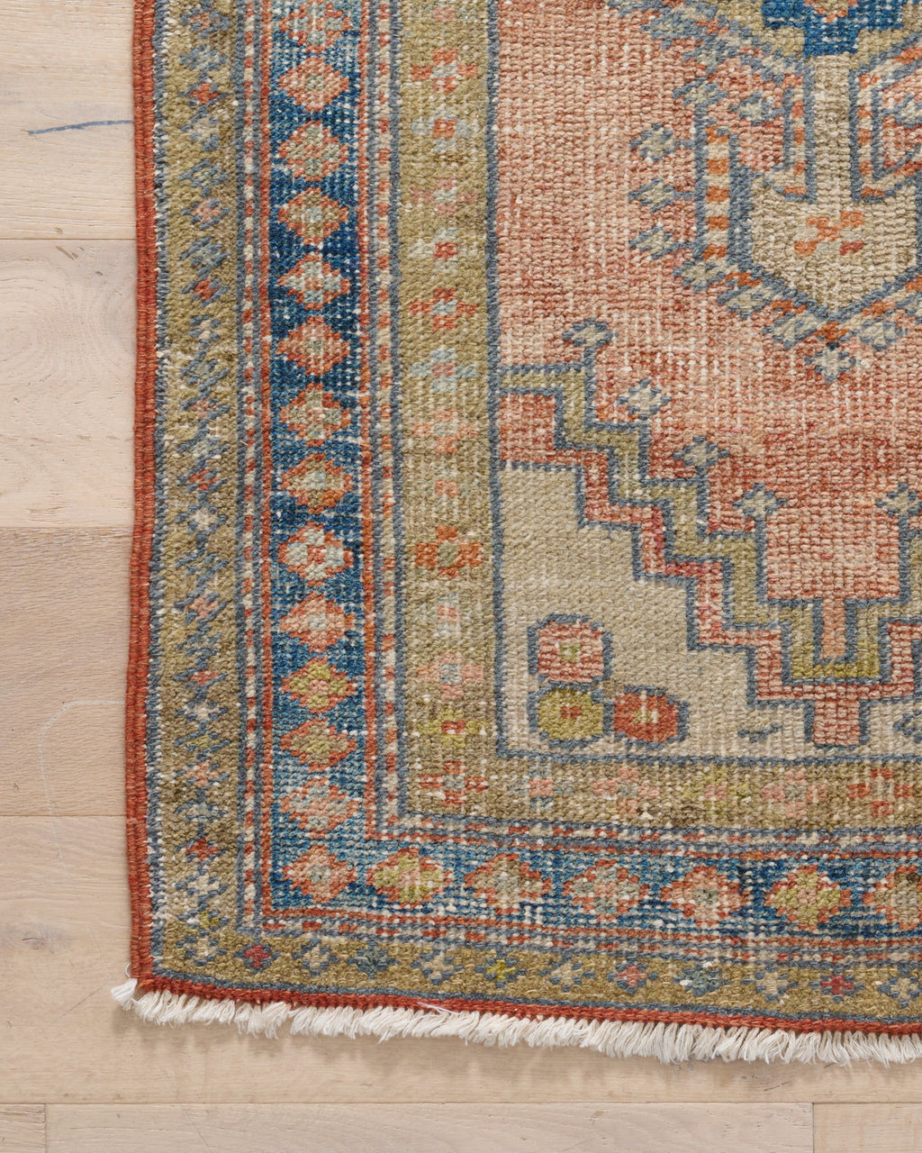 ADDISON (2 X 4) The Vintage Rug Shop