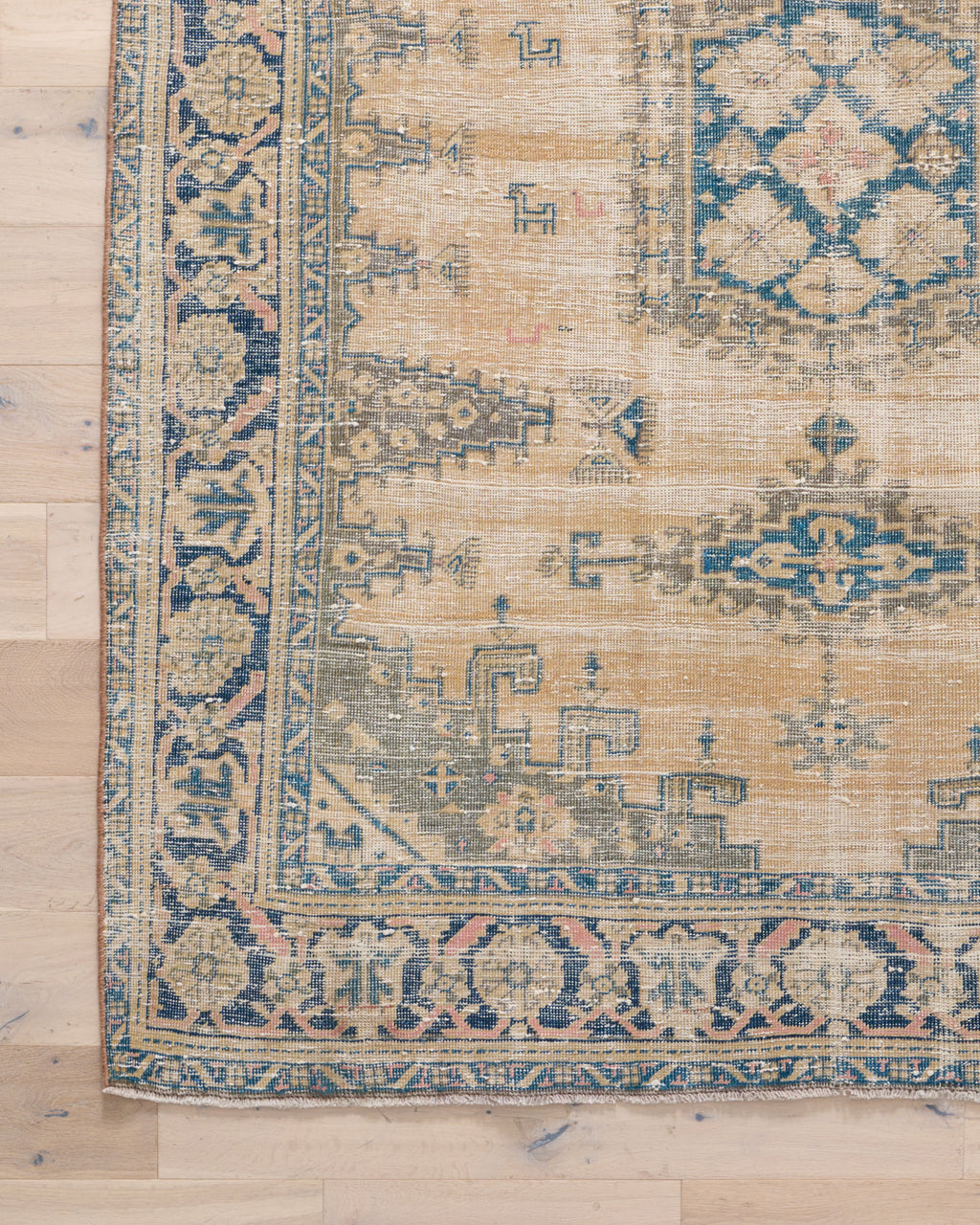 TOWNES (5 X 7) The Vintage Rug Shop