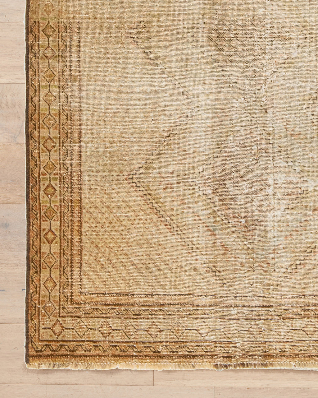 CALLA (4 X 5) – The Vintage Rug Shop