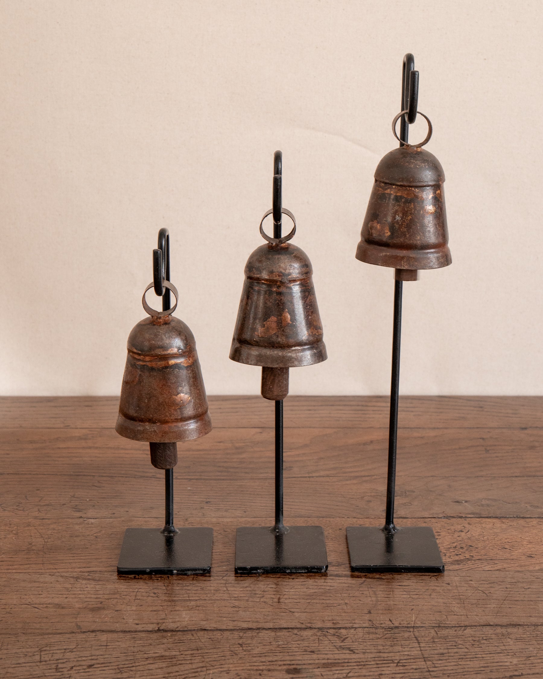 Naya Vintage Bells Set – The Vintage Rug Shop display picture 1