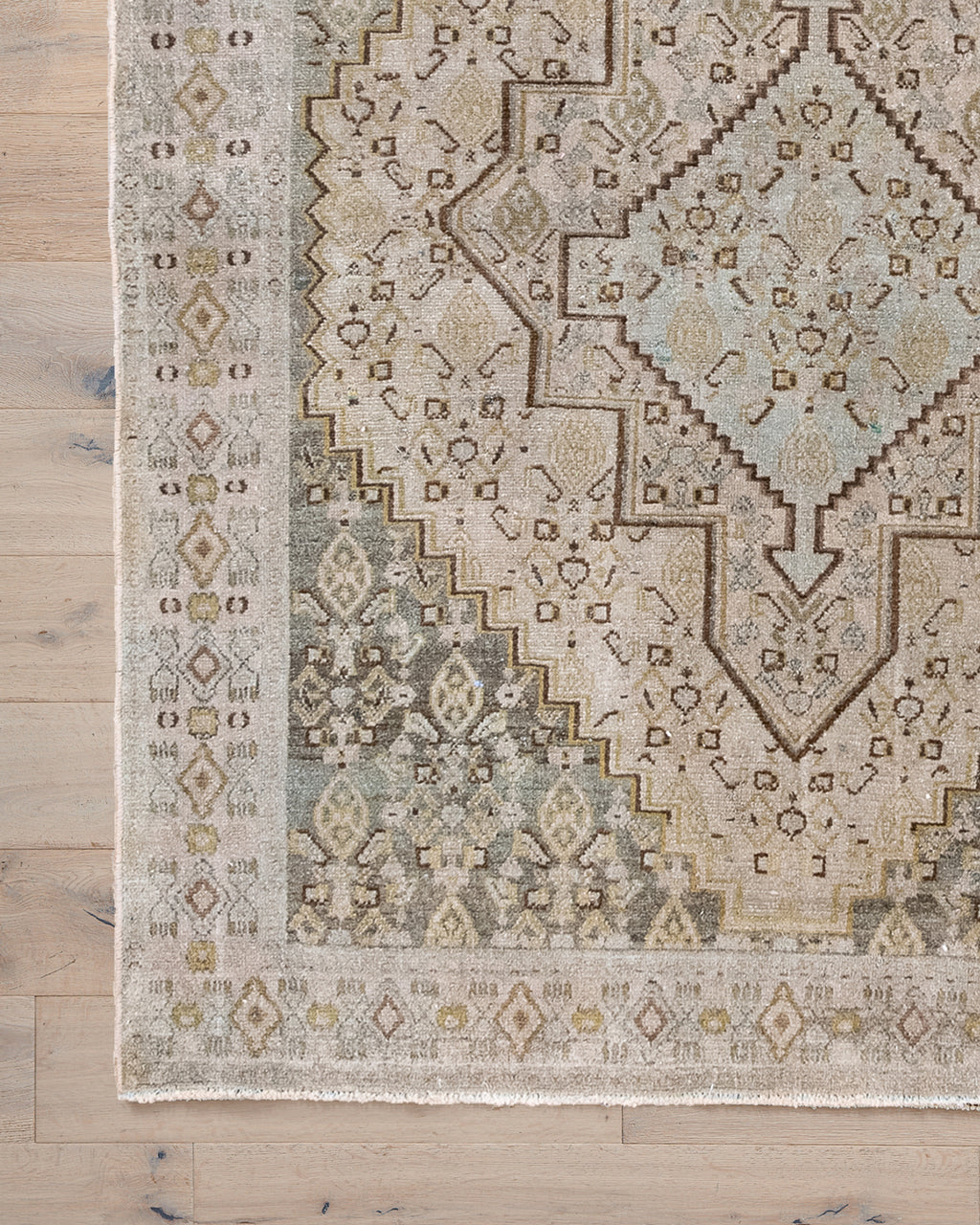 MAHDI (4 X 5) – The Vintage Rug Shop