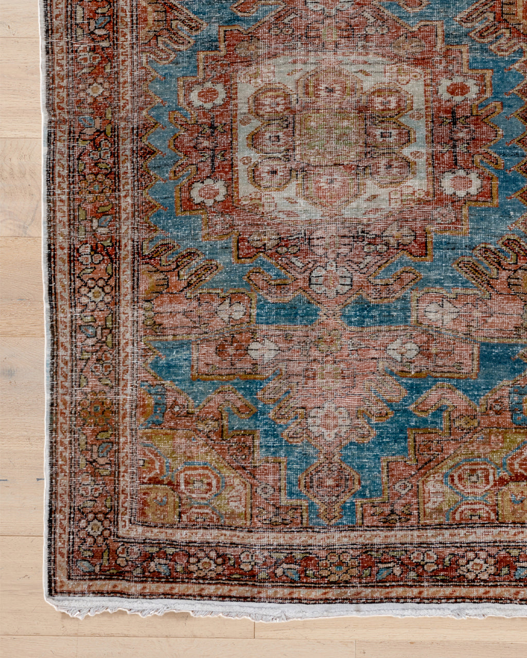 SUKI (4 x 6) – The Vintage Rug Shop