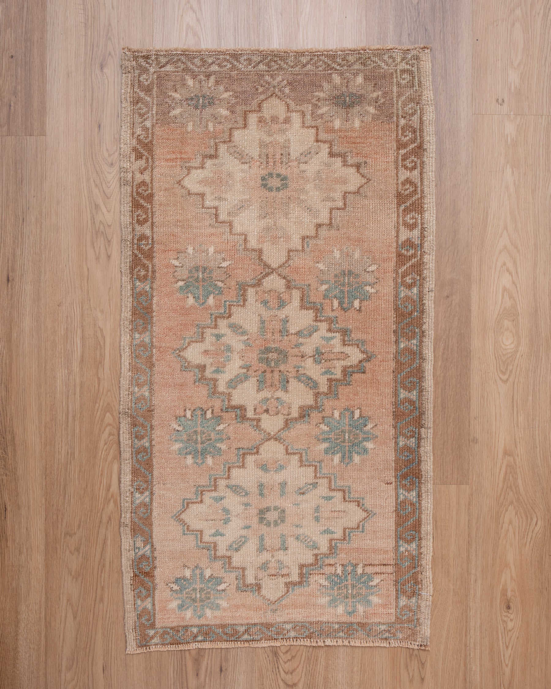 ZILLA (2 x 3) – The Vintage Rug Shop