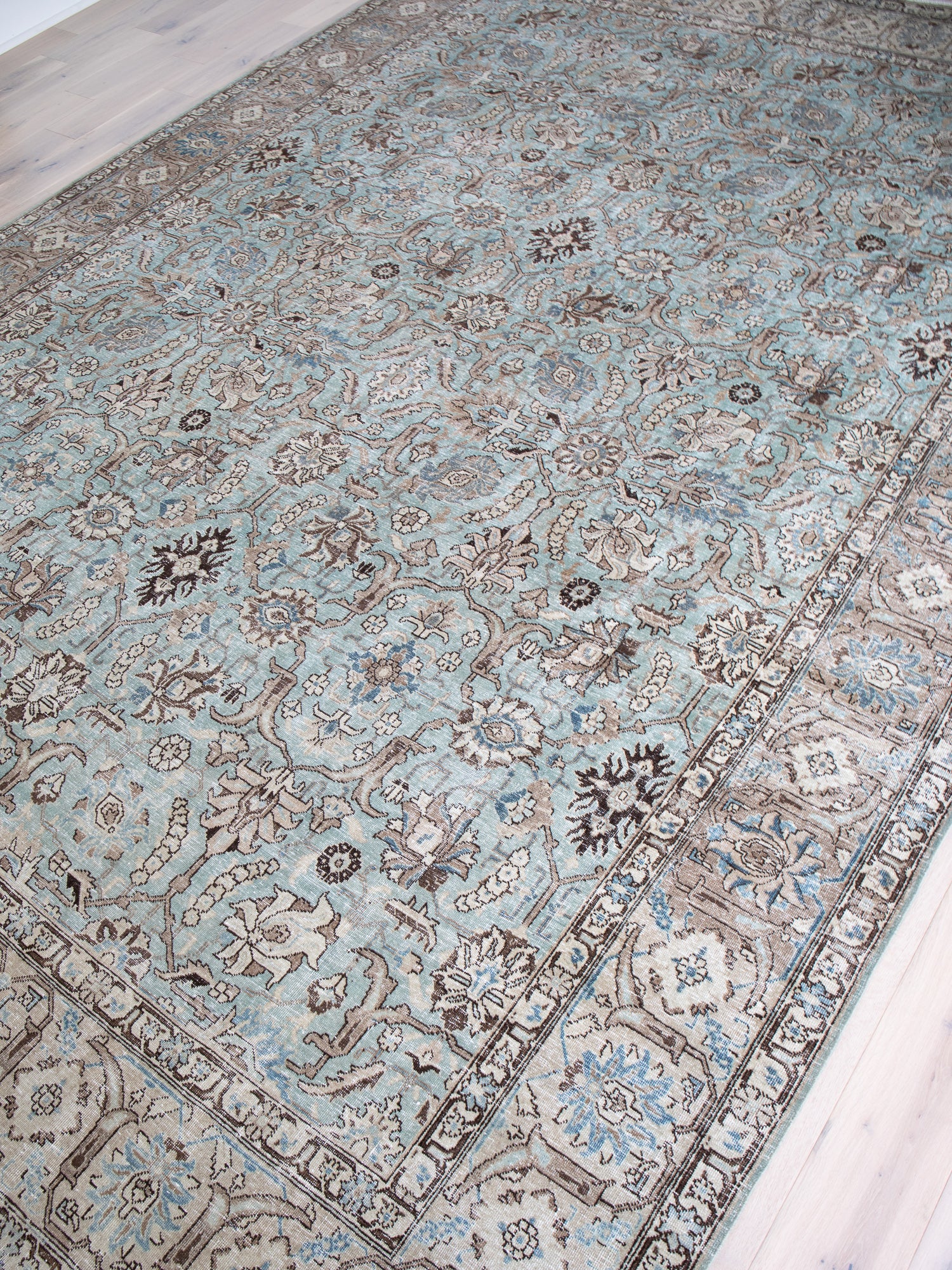 ZAMIRA (9 x 13) – The Vintage Rug Shop